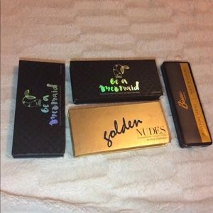 4 pallets of eyeshadow